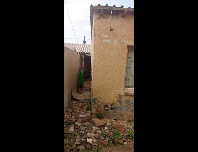 1 BEDROOM HOUSE FOR SALE IN MEADOWLANDS